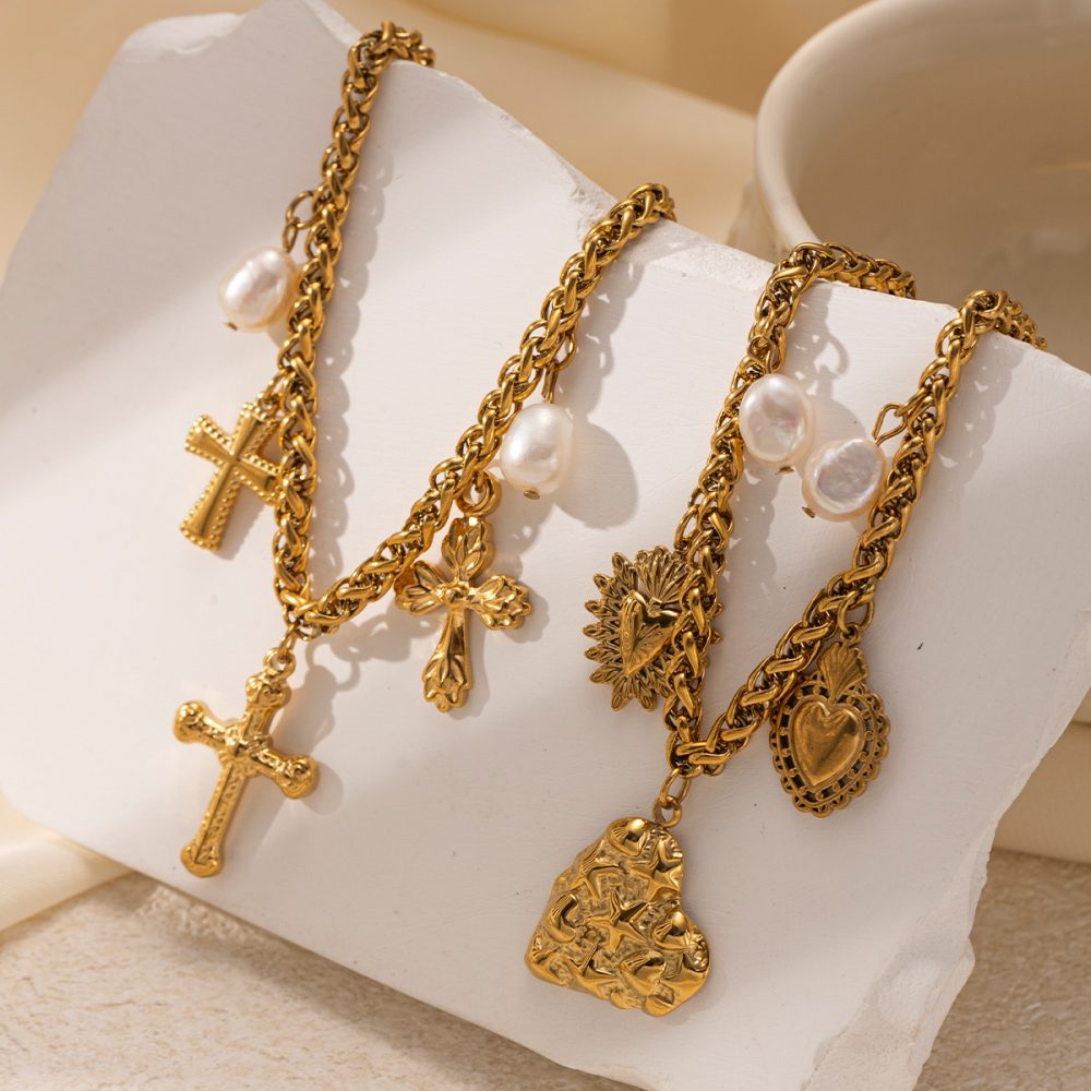 Elegant Stainless Steel Titanium Necklace Non-fading Cross Heart Pendant Jewelry  Style Fashion Accessories