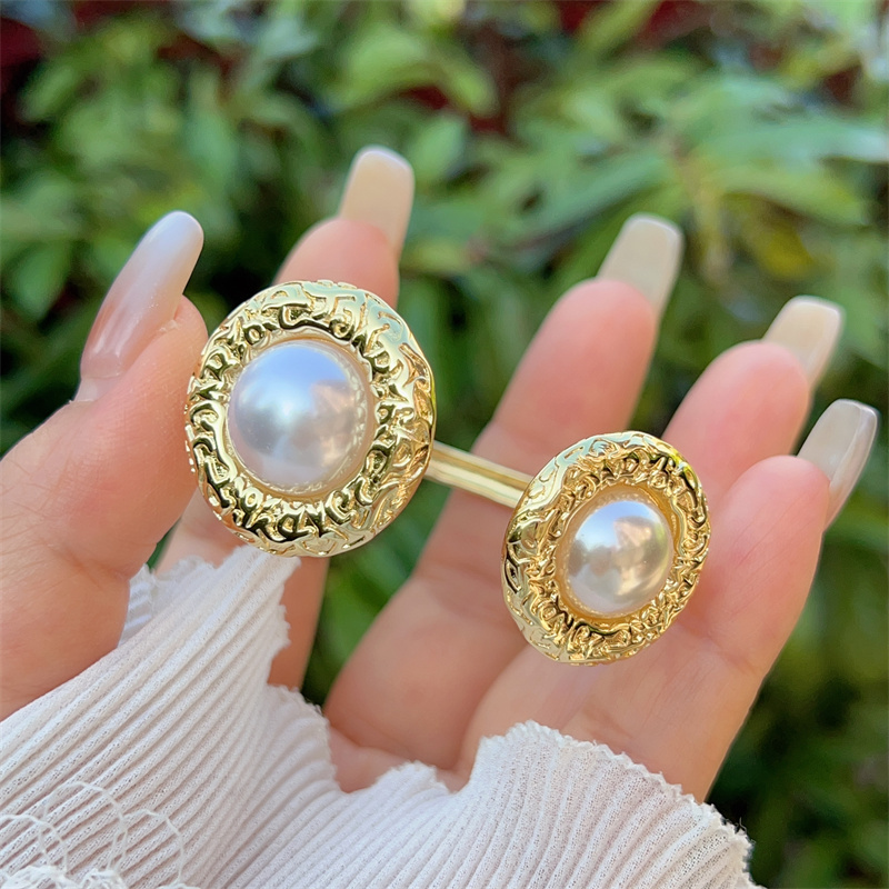 18K Gold Plated Copper Bangle New Style Artificial Pearl Fashionable Everyday Wear Valentine's Day Gift Classic Floral Butterfly Design