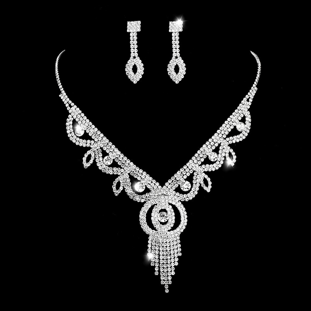 Elegant Diamond Studded Necklace And Earring Set For Women Straight Hair Luxury Dinner Bride Jewelry Accessories