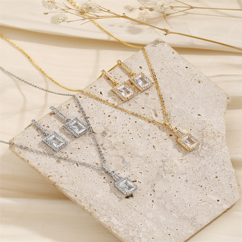 Copper 18K Gold Plated Simple Style Classic Style Inlay Splicing Zircon Earrings Necklace Jewelry Set