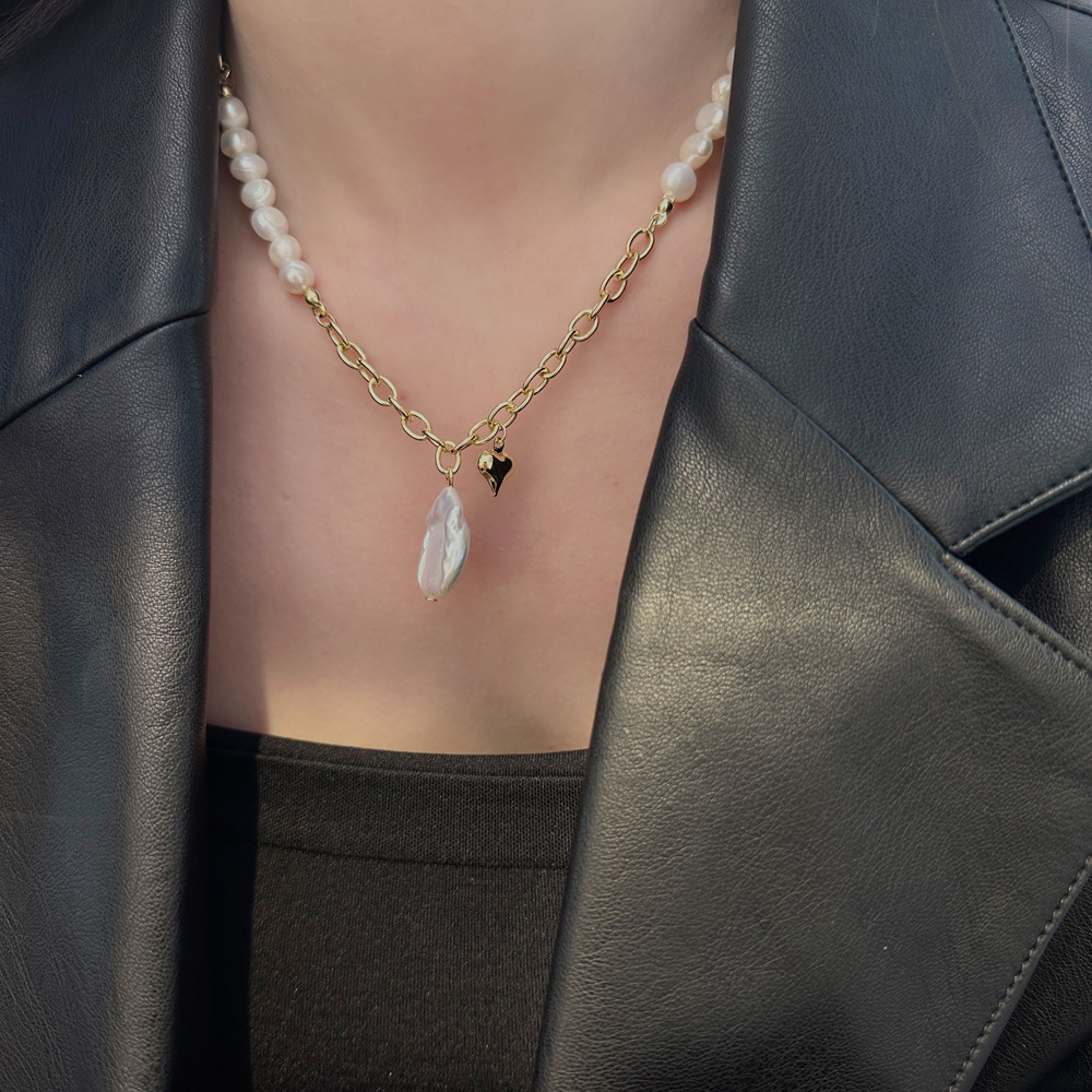 Fashionable Irregular Natural Freshwater Pearl Heart Pendant Necklace Versatile Choker For Women Elegant Geometric Pattern Jewelry