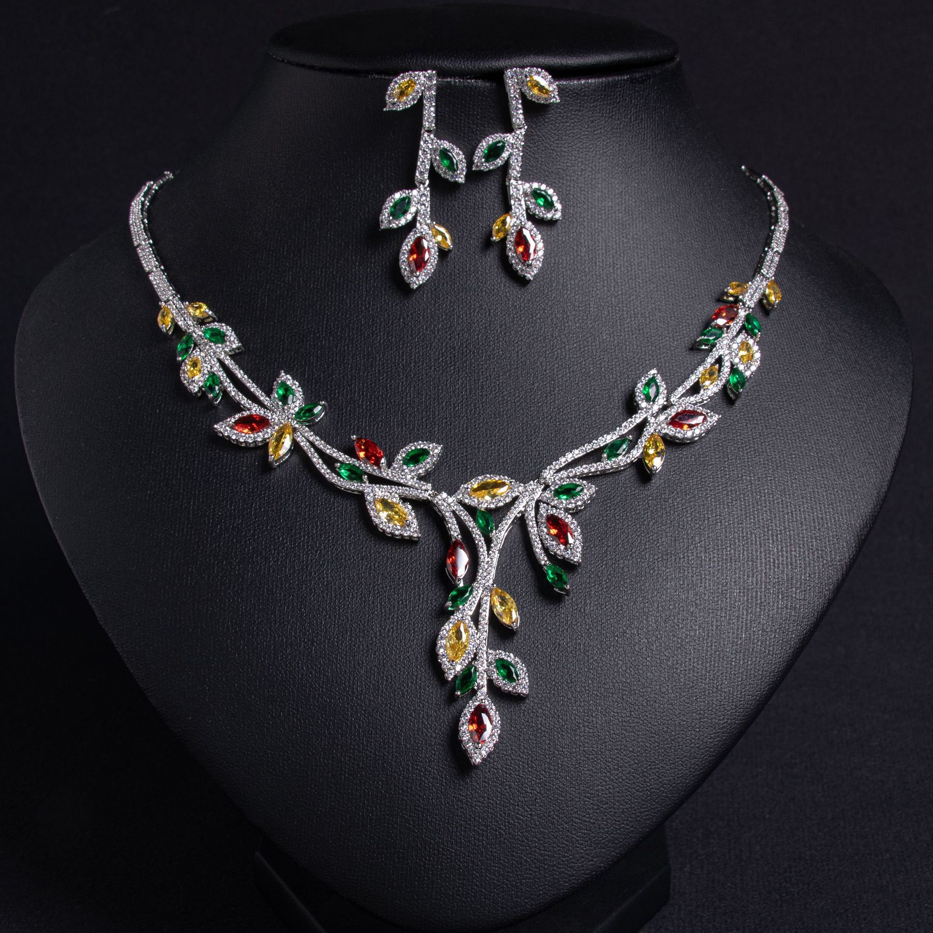 Leaf Motif High-End Jewelry Set New Style Fashionable OL Design Crystal And Copper Earrings And Necklace Women's Accessory
