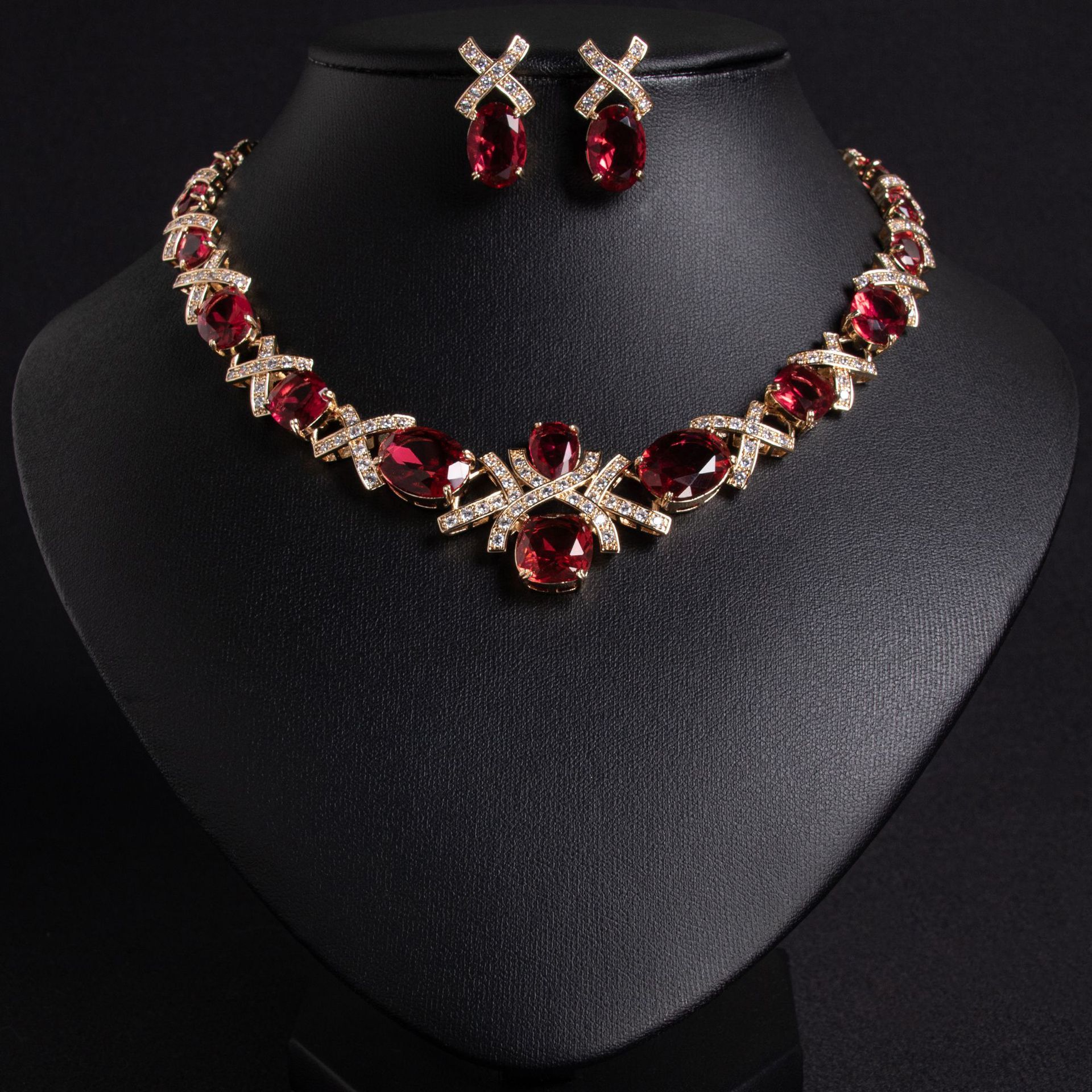 Luxurious Jewelry Set Women's Zircon Necklace Earring Geometric Pattern Elegant Sensation Party Wear Fashion Accessory
