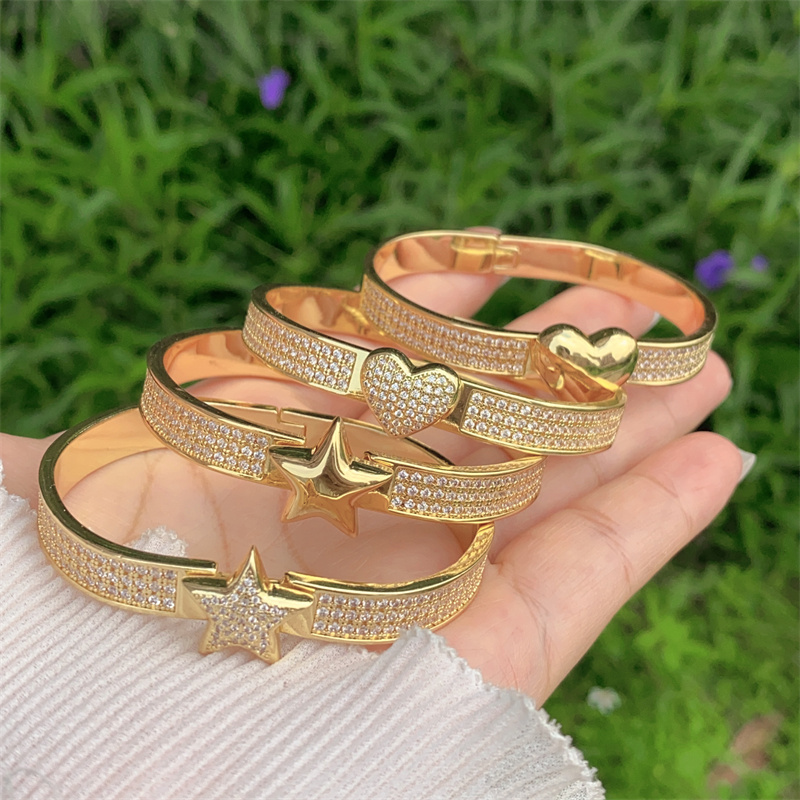 Wholesale Jewelry Vintage Style Classic Style Heart Shape Copper 18K Gold Plated Bangle