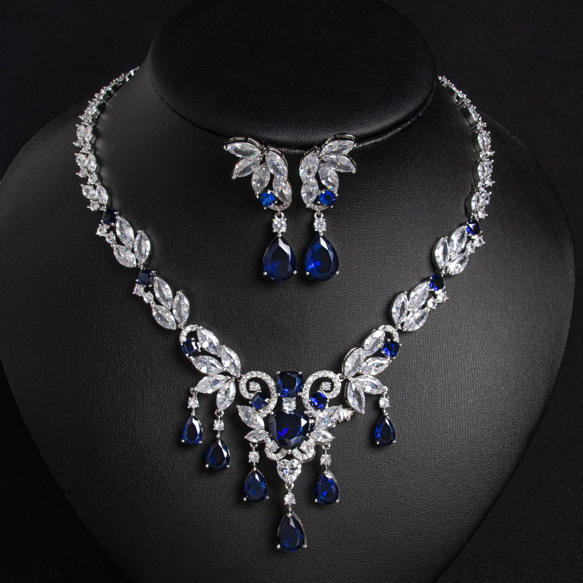 Wedding Couple Symmetrical Tassel Necklace Earrings Set Zirconia Ornament Two-Piece Set Luxury Style Copper Material Women