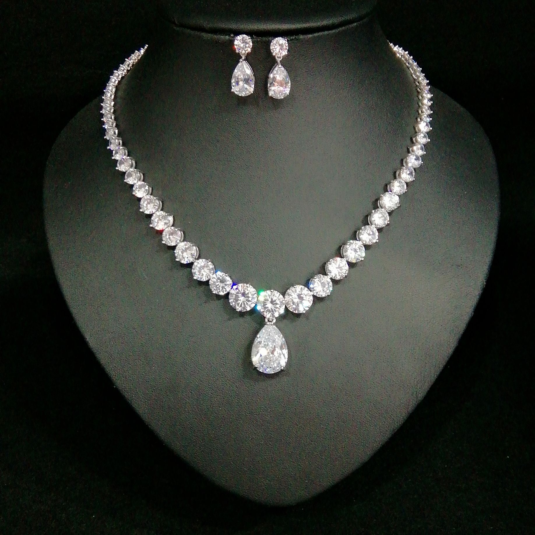 Hot-Selling Necklace Water Drop Zircon Earrings Set Bridal Jewelry Birthday Party Banquet Accessories Wholesale
