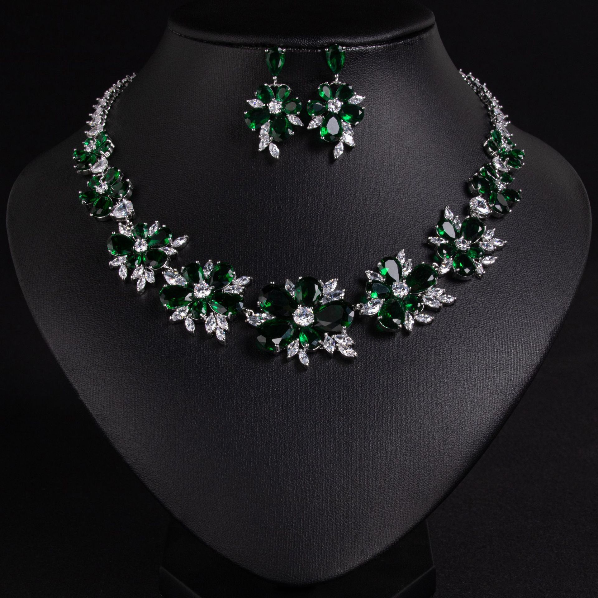 Ultra-Shiny Waterdrop Floral Tassel Necklace Earring Set Women's Court Luxury Design Clavicle Chain Neck Accessory Bohemian Style