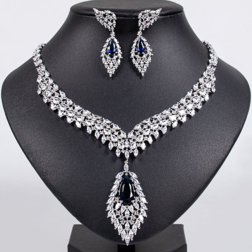Elegant Zircon Wing Earrings Necklace Set Fashionable High-End Dinner Dress Accessories For Women Luxury Brand Jewelry Kit