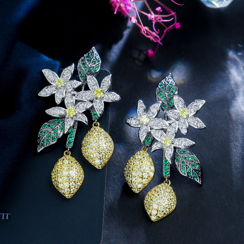1 Pair Glam Classic Style Irregular Plant Flower Plating Inlay Copper Zircon Drop Earrings