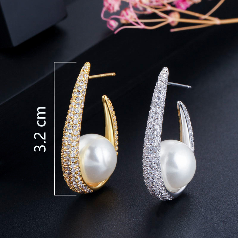 1 Pair Elegant Classic Style Geometric Plating Inlay Brass Imitation Pearl Zircon Gold Plated Drop Earrings