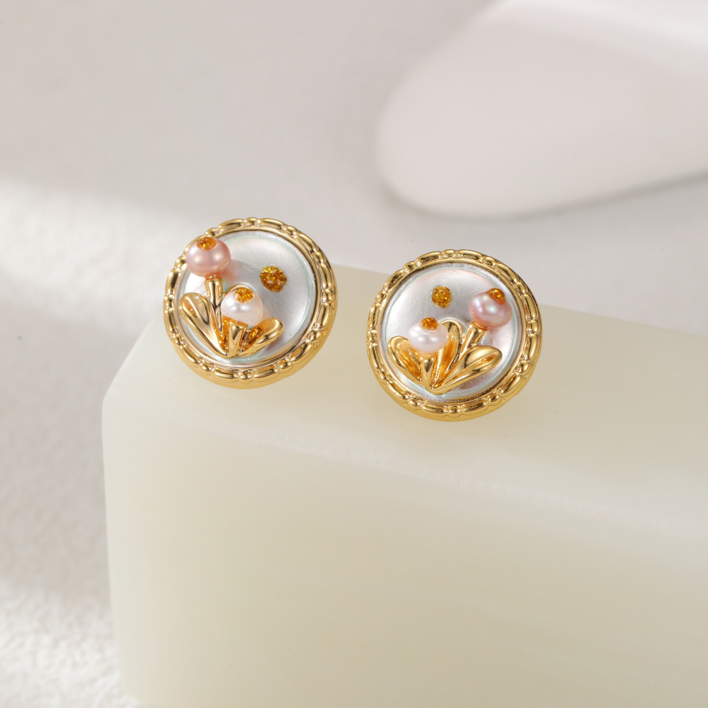 Elegant Natural Pearl Stud Earrings 18K Gold Plated Copper Vintage French Oil Painting Style Fashionable Luxury Jewelry Accessories