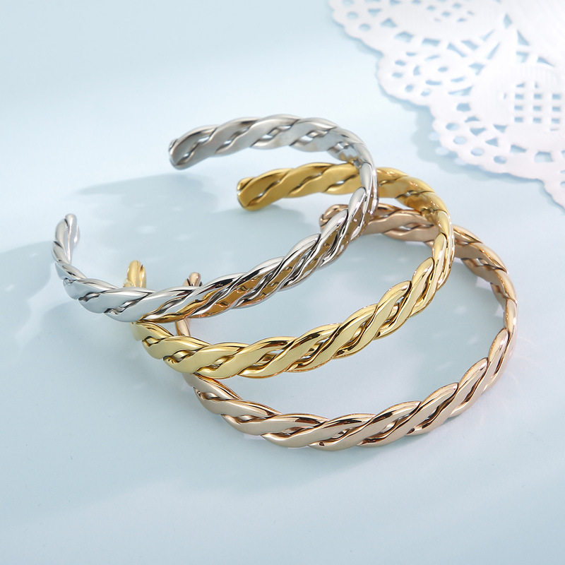 PVD Coated 18K Gold Plated Solid Color Titanium Steel Simple Style Classic Style Waterproof Non Tarnish Bangle