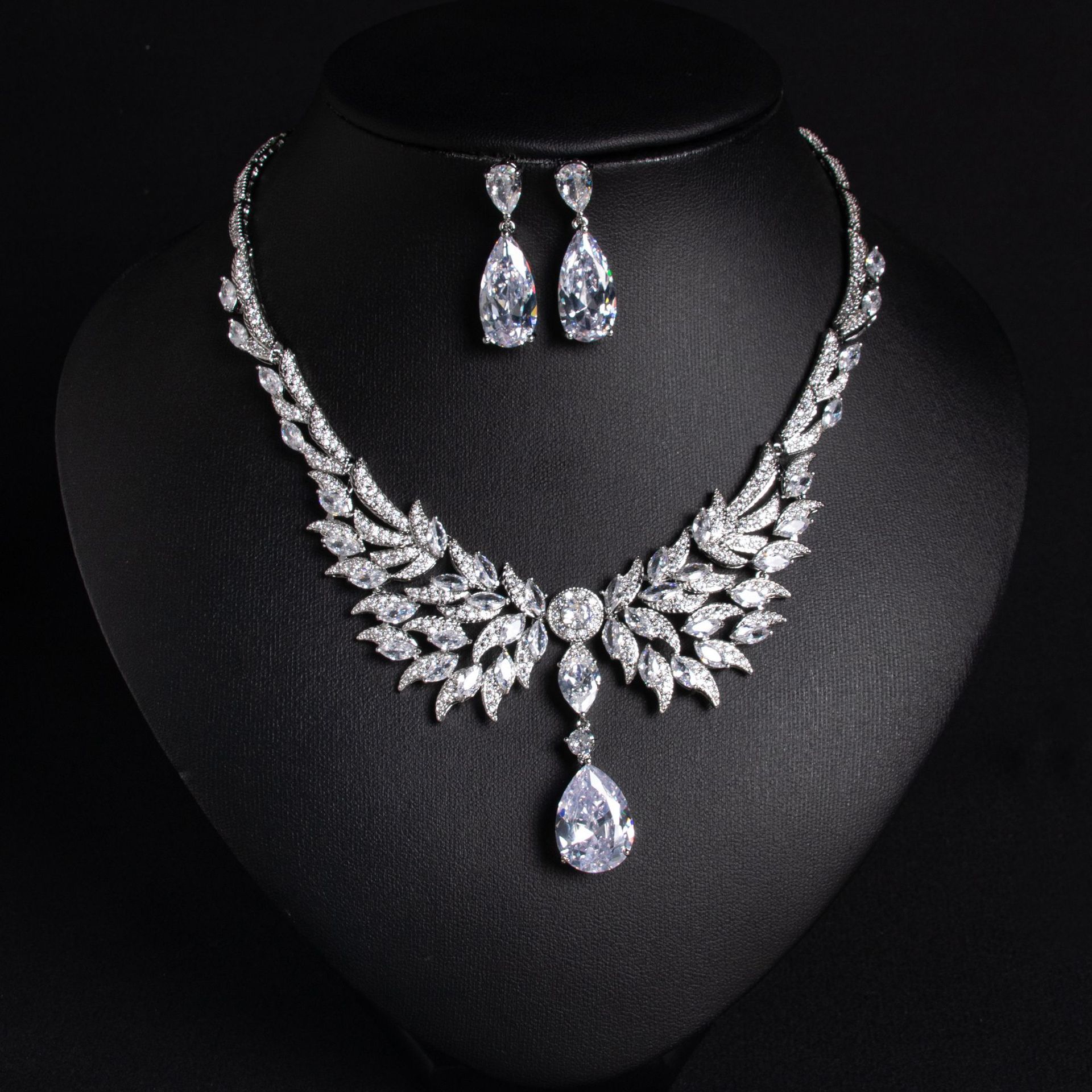 Zircon Jewelry Set Embedded Waterdrop Emerald Gem Necklace Earrings Oxidized Zirconia Ethnic Style Women's Fashion Accessories