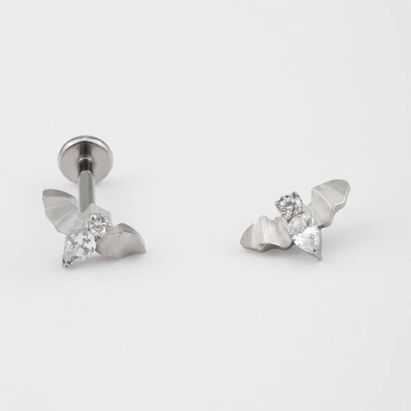 Titanium Alloy Bat Earrings Inlaid With 5A Grade Zirconia Gemstone Unisex Body Piercing Jewelry Fashion Animal Pattern Accessories