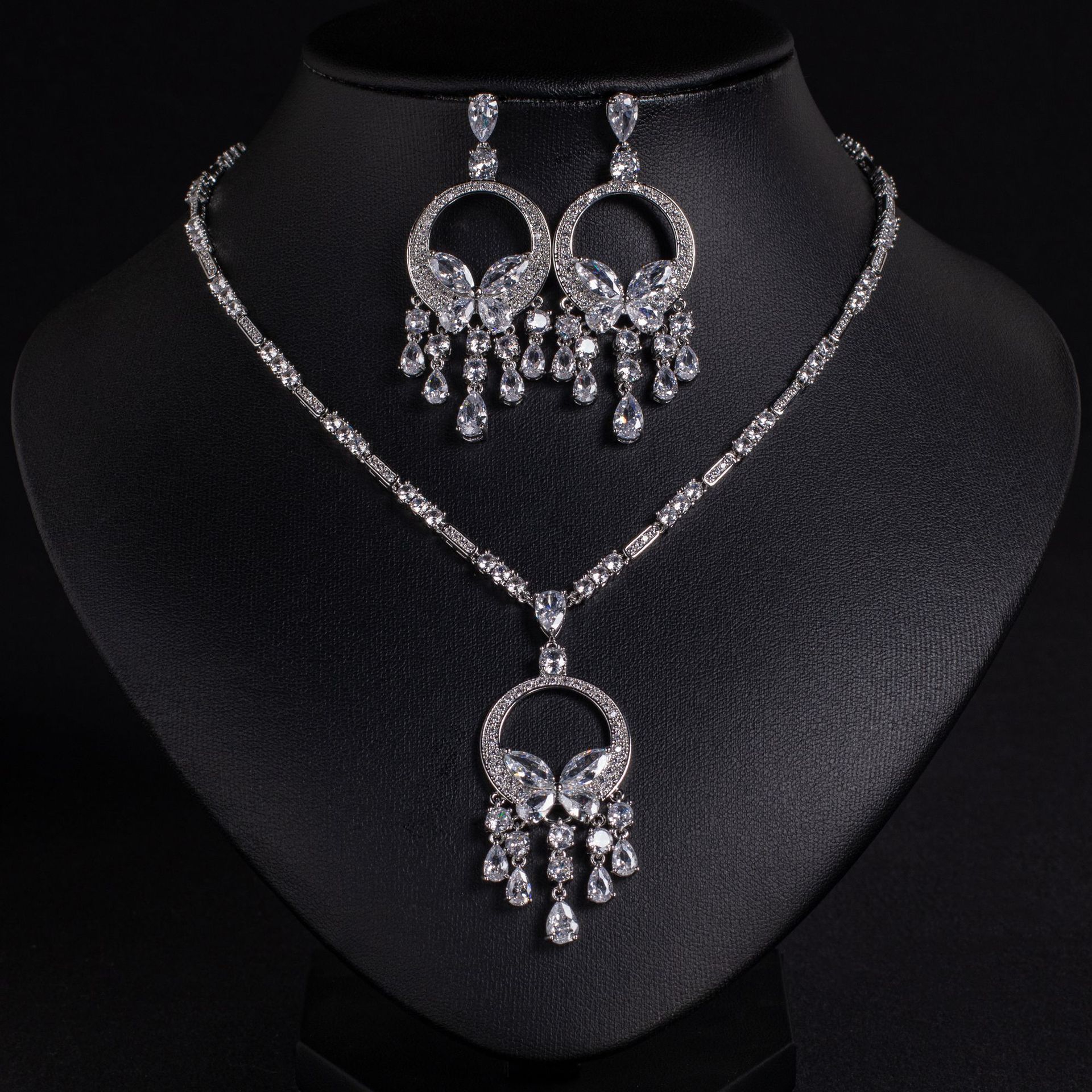 Women's Versatile Zircon Tassel Necklace High-End Jewelry Lightweight Luxury Geometric Pattern Simple Style Butterfly Knot
