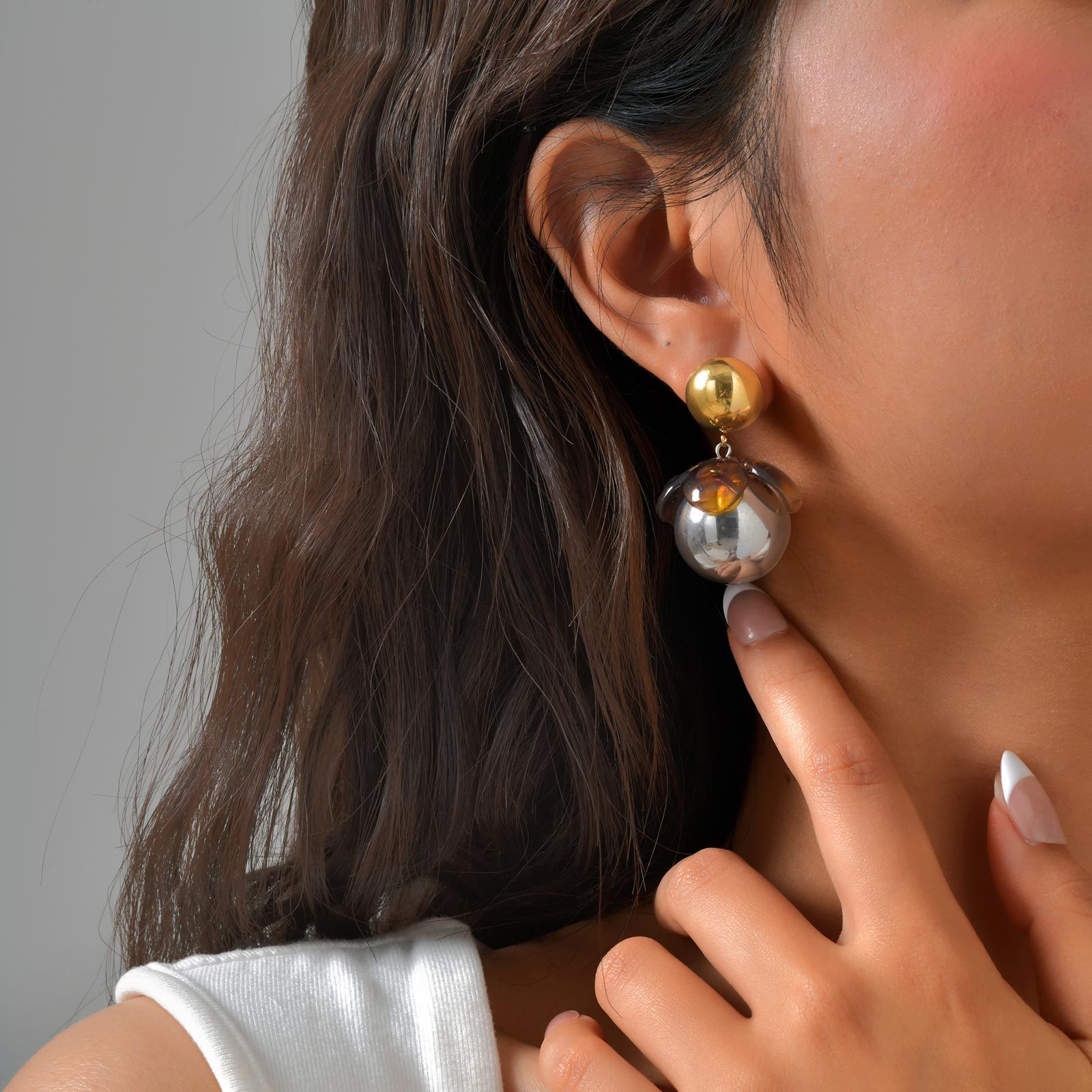 1 Pair Elegant Classical Romantic Ball 201 Stainless Steel Drop Earrings