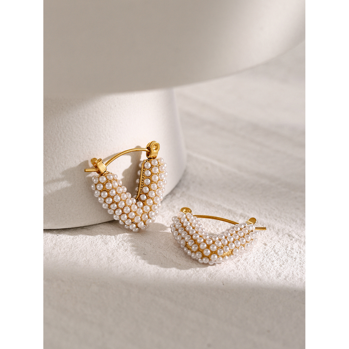 1 Pair Sweet Round Plating Inlay 304 Stainless Steel Imitation Pearl Pearl PVD Coated 18K Gold Plated Women's White Earrings