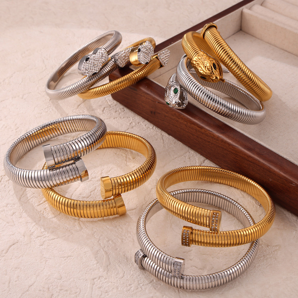 PVD Coated Real Gold Plated 18K Gold Snake 304 Stainless Steel Casual Modern Style Classic Style Waterproof Non Tarnish 304 Stainless Steel Bangle