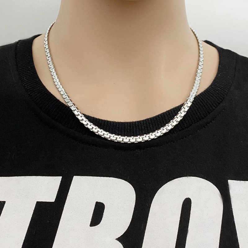 Fashionable Stainless Steel Metal Necklace Flat Pearl Chain Jewelry Accessory Non-Fading Wave Pattern Titanium Steel Unisex