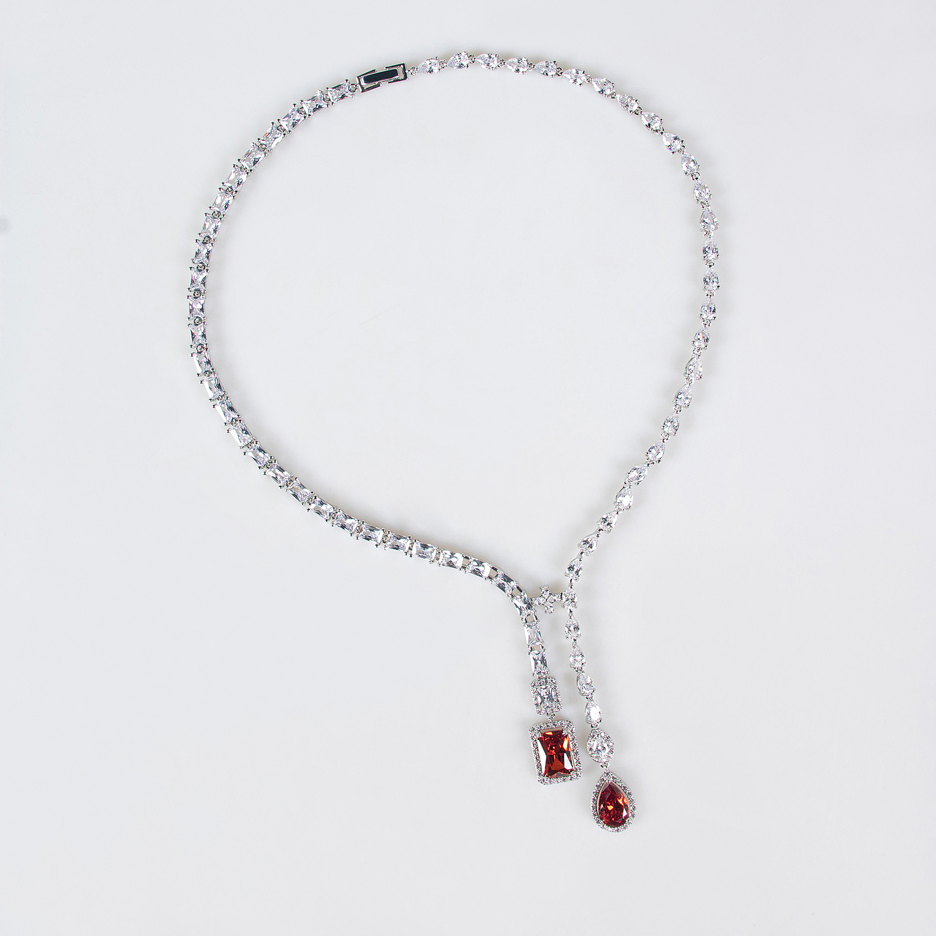 Luxurious Heavy-Work Design Waterdrop Square Jewelry Set For Women Elegant Diamond-Embedded Necklace Fashionable Geometric Pattern
