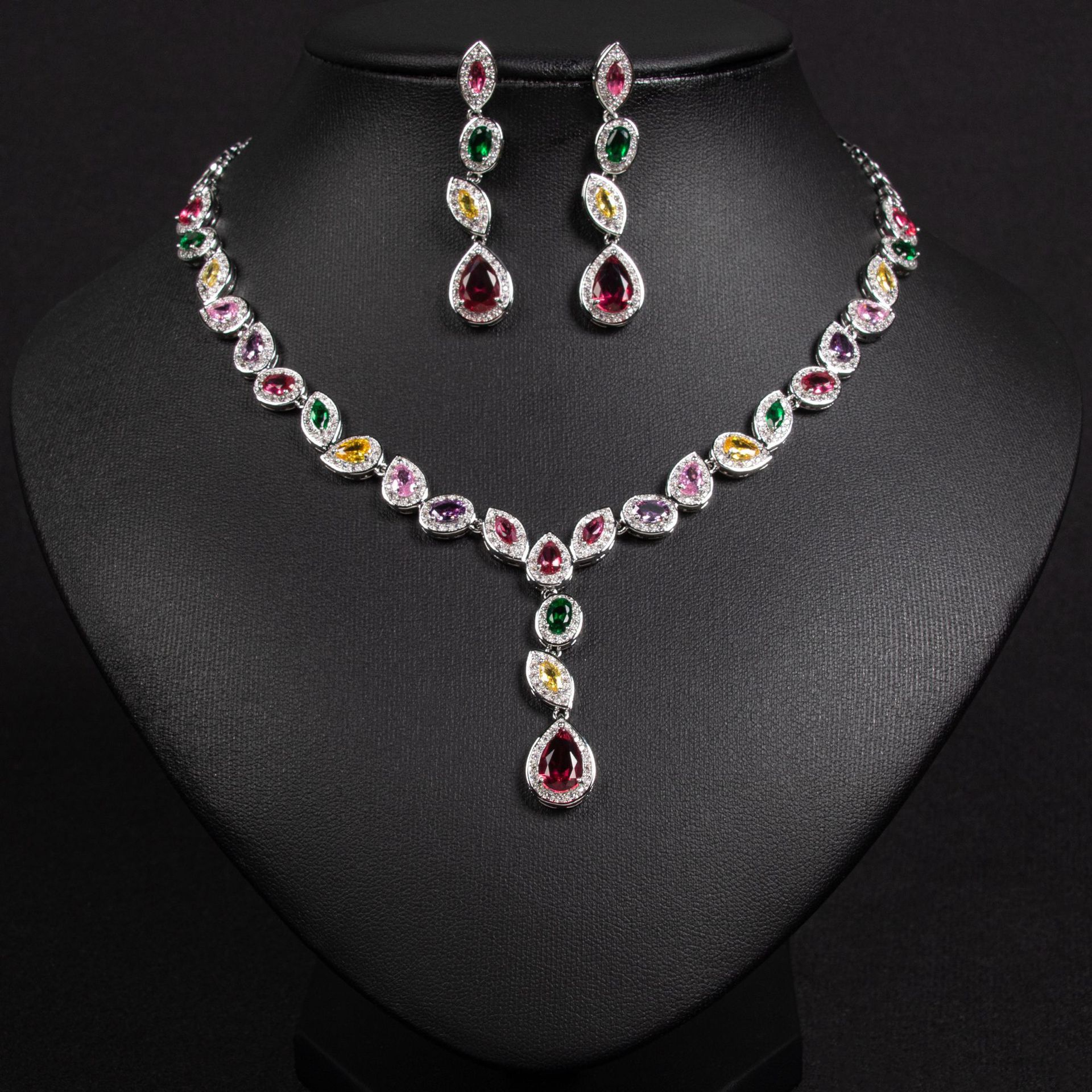 Fashionable Sparkling Zircon Waterdrop Necklace Earring Set Wedding Jewelry For Women Lightweight Luxury Style Copper Material