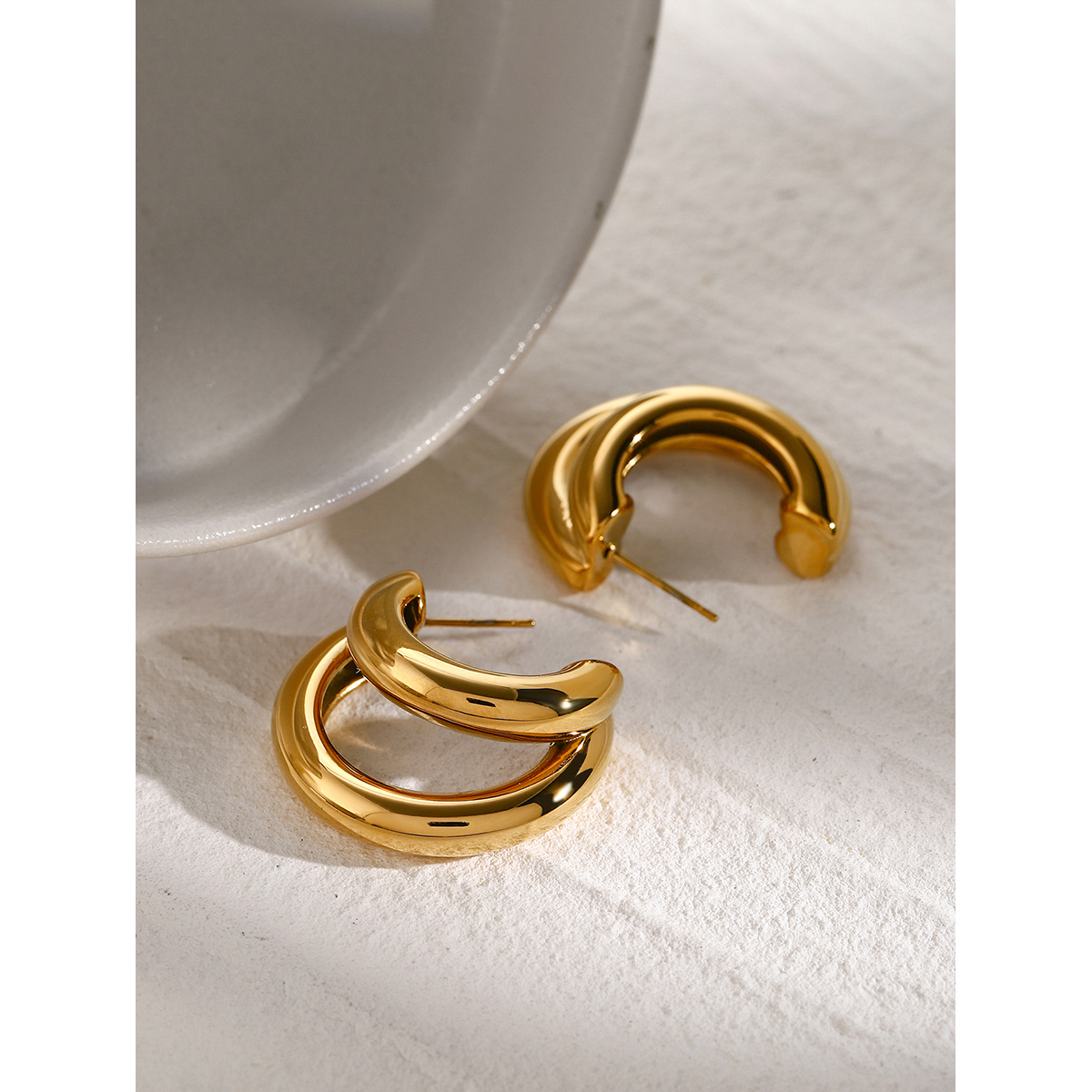 304 Stainless Steel Solid Color PVD Coated 18K Gold Plated Simple Style Classic Style Plating Gold Ear Studs