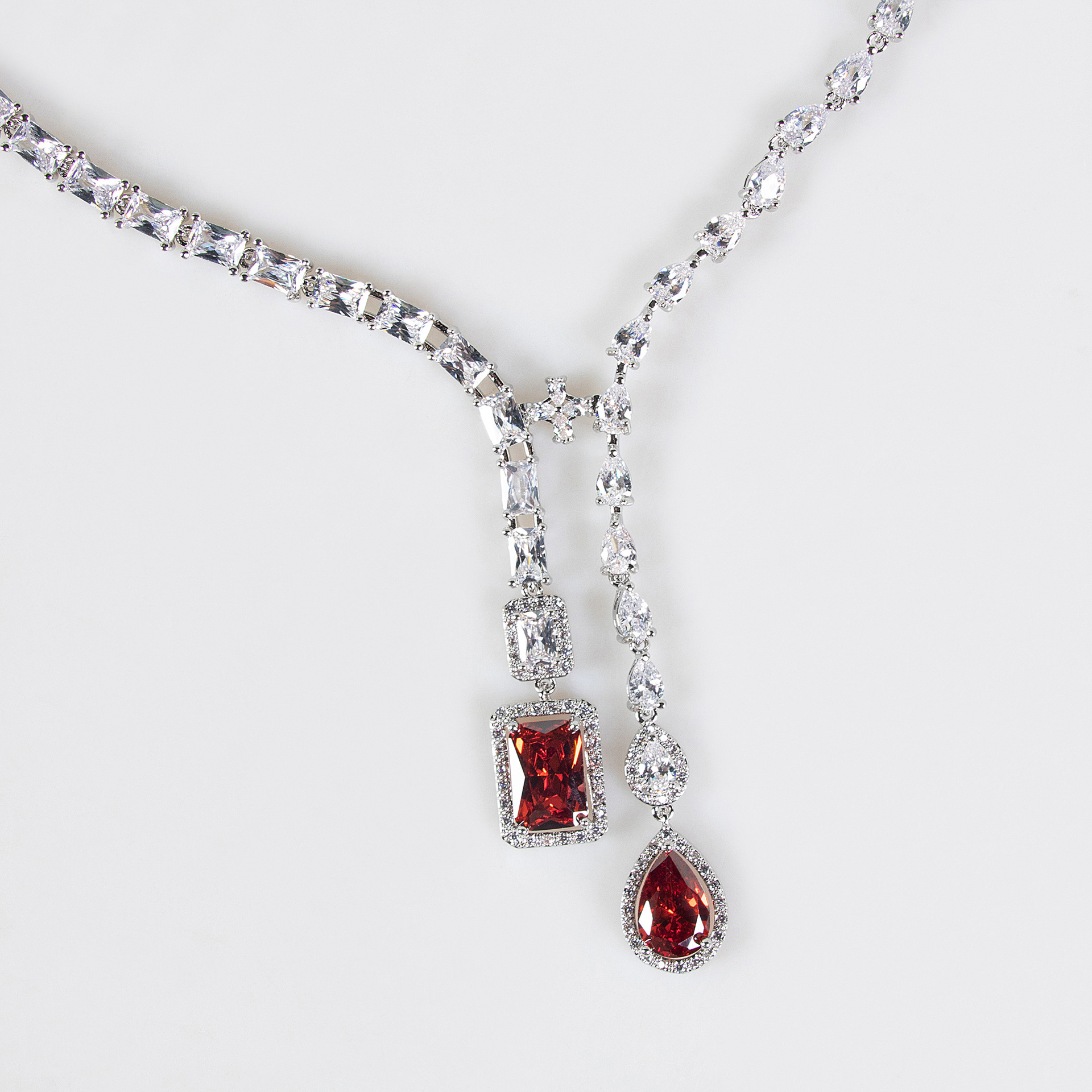 Luxurious Heavy-Work Design Waterdrop Square Jewelry Set For Women Elegant Diamond-Embedded Necklace Fashionable Geometric Pattern