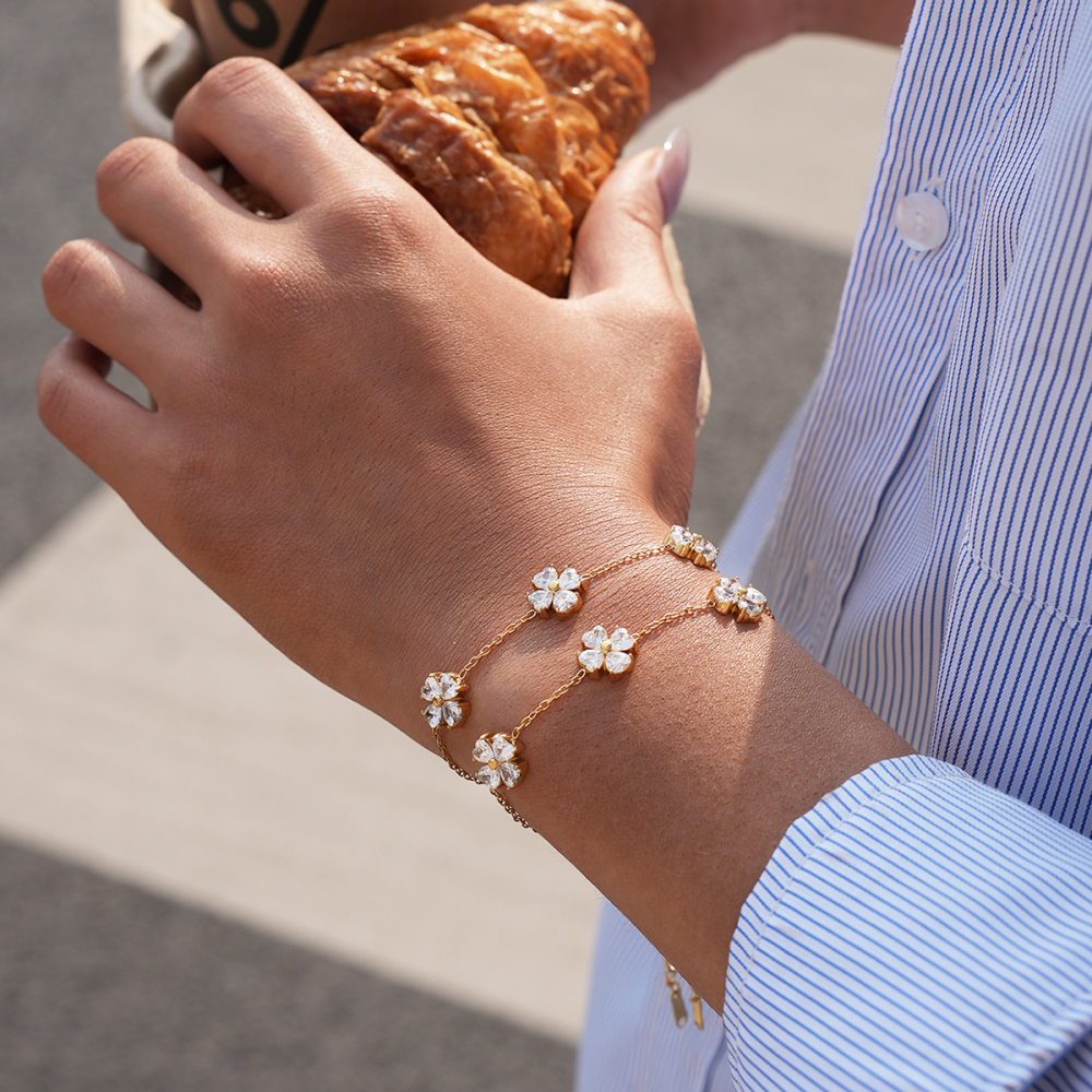 18K Gold Plated 304 Stainless Steel Vacuum Electroplated Zircon Geometric Lucky Clover Four-Leaf Clover Handmade Three-Dimensional Bracelet Jewelry Women's Accessories