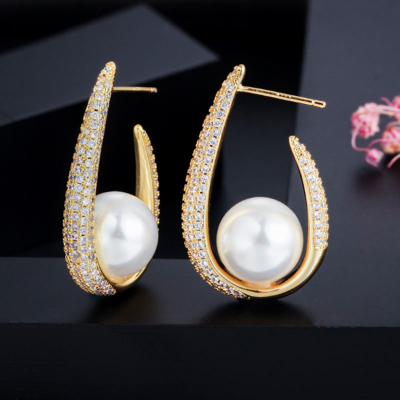 1 Pair Elegant Classic Style Geometric Plating Inlay Brass Imitation Pearl Zircon Gold Plated Drop Earrings