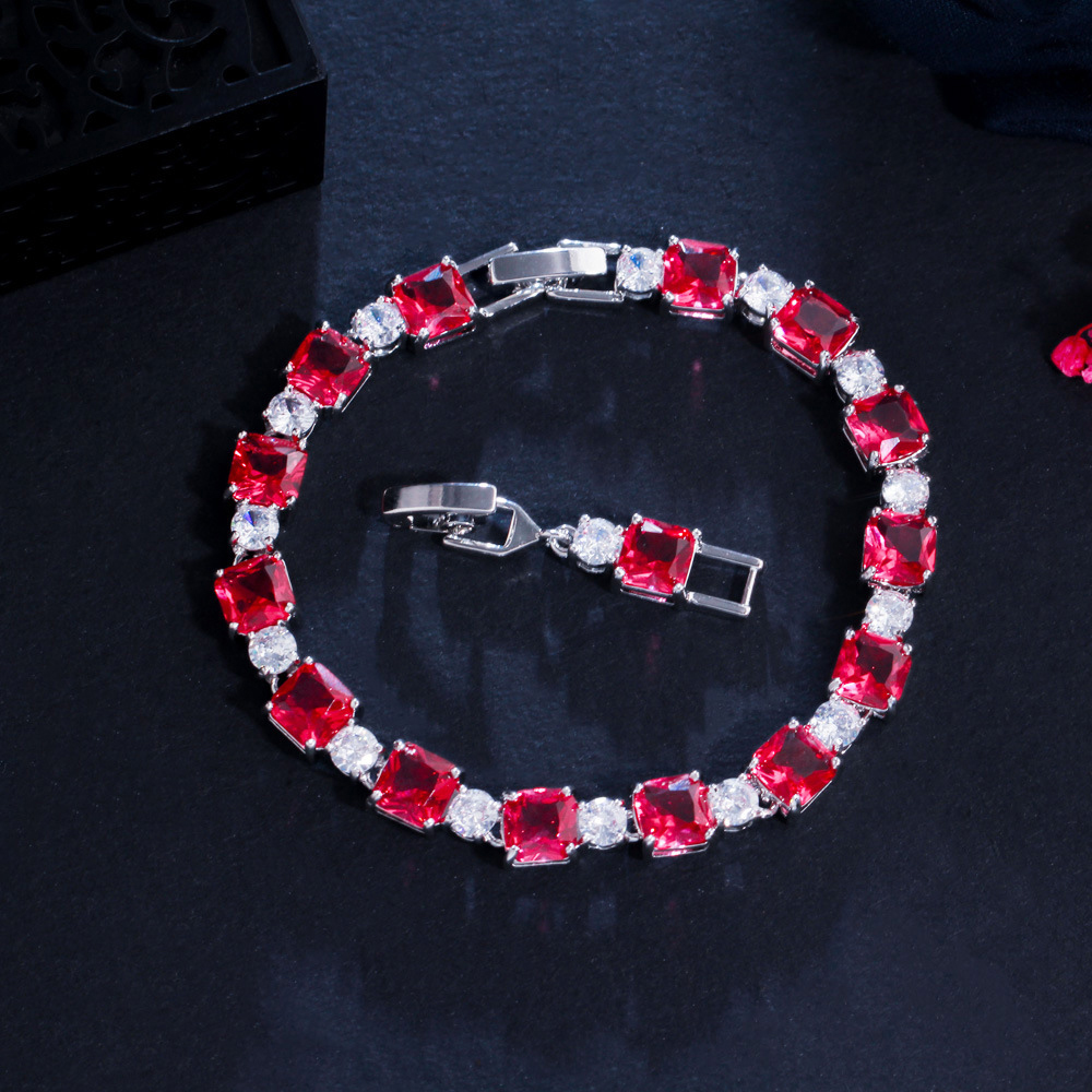 Wholesale Basic Modern Style Classic Style Geometric Brass Inlay Gold Plated Rhinestones Zircon Bracelets