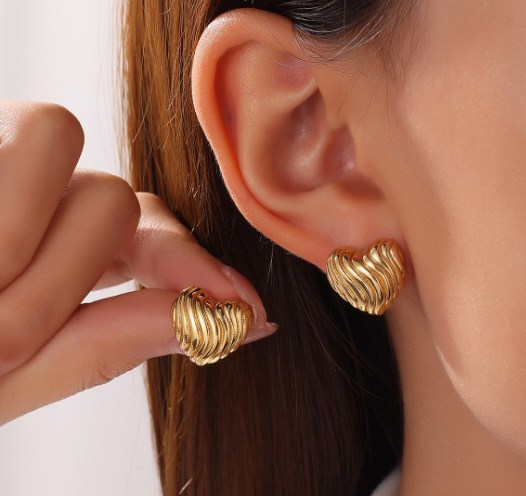 1 Pair Elegant C Shape Heart Shape Flower 304 Stainless Steel Ear Studs