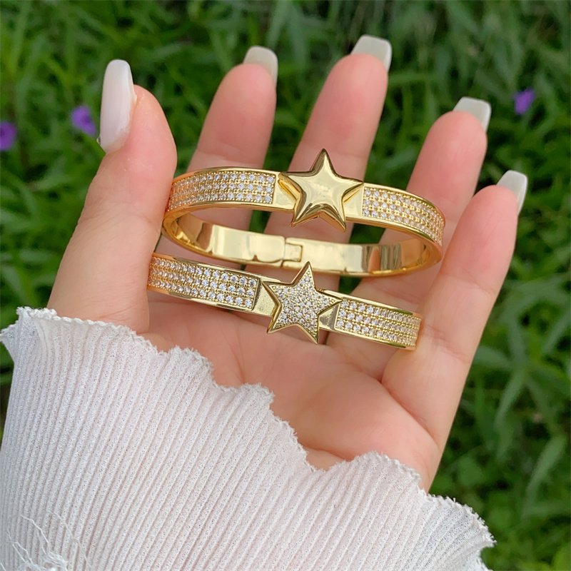 Wholesale Jewelry Vintage Style Classic Style Heart Shape Copper 18K Gold Plated Bangle