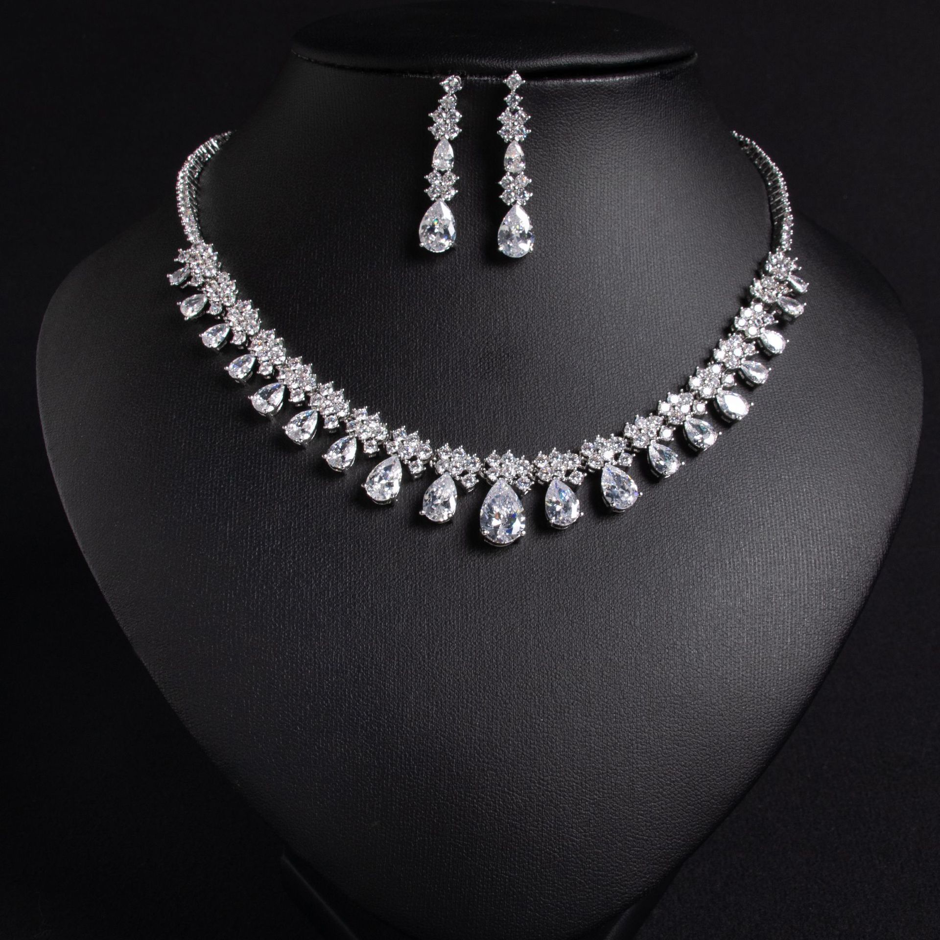 New New Style Zircon Waterdrop Necklace Bracelet Set Bridal Jewelry Simple Elegance Fashionable Copper Alloy Wedding Accessories