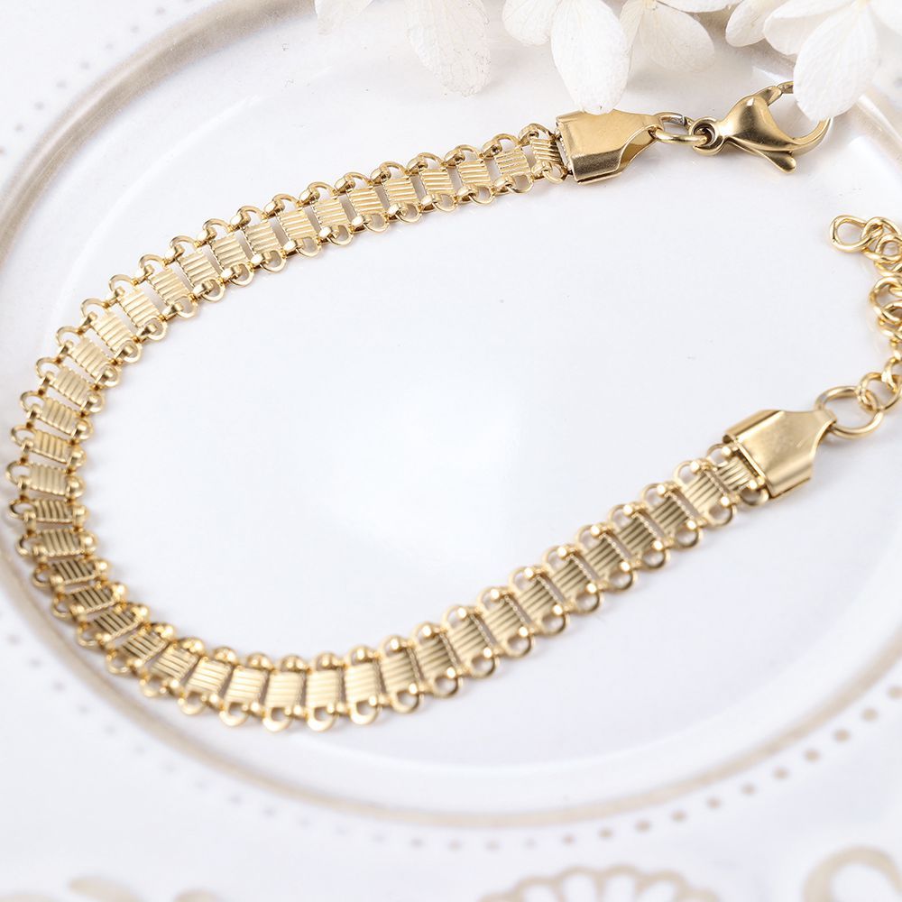 PVD Coated 18K Gold Plated Solid Color 201 Stainless Steel Simple Style Classic Style Waterproof Non Tarnish 201 Stainless Steel Bracelets