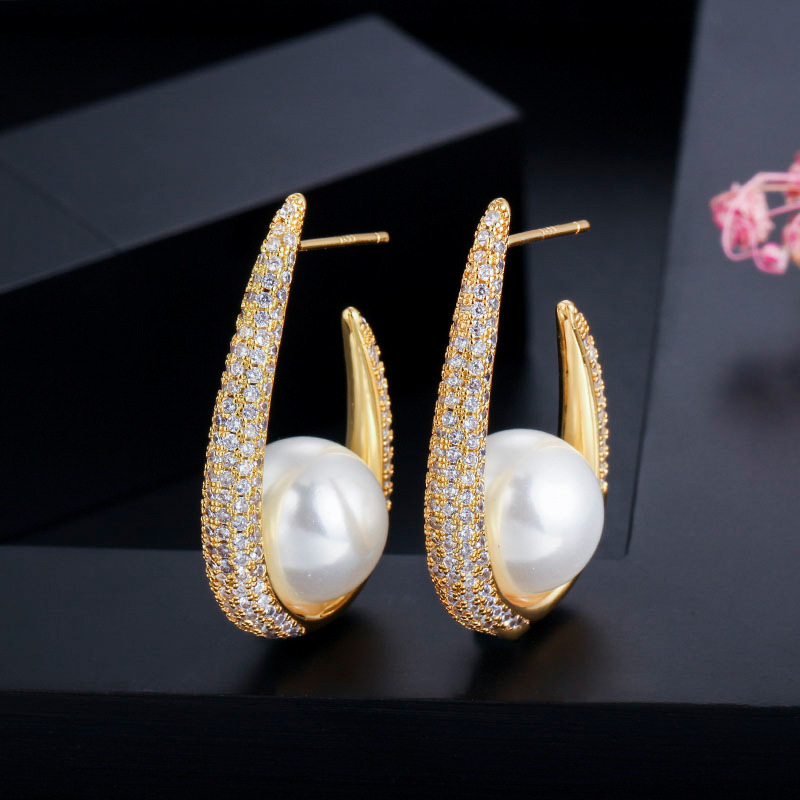 1 Pair Elegant Classic Style Geometric Plating Inlay Brass Imitation Pearl Zircon Gold Plated Drop Earrings