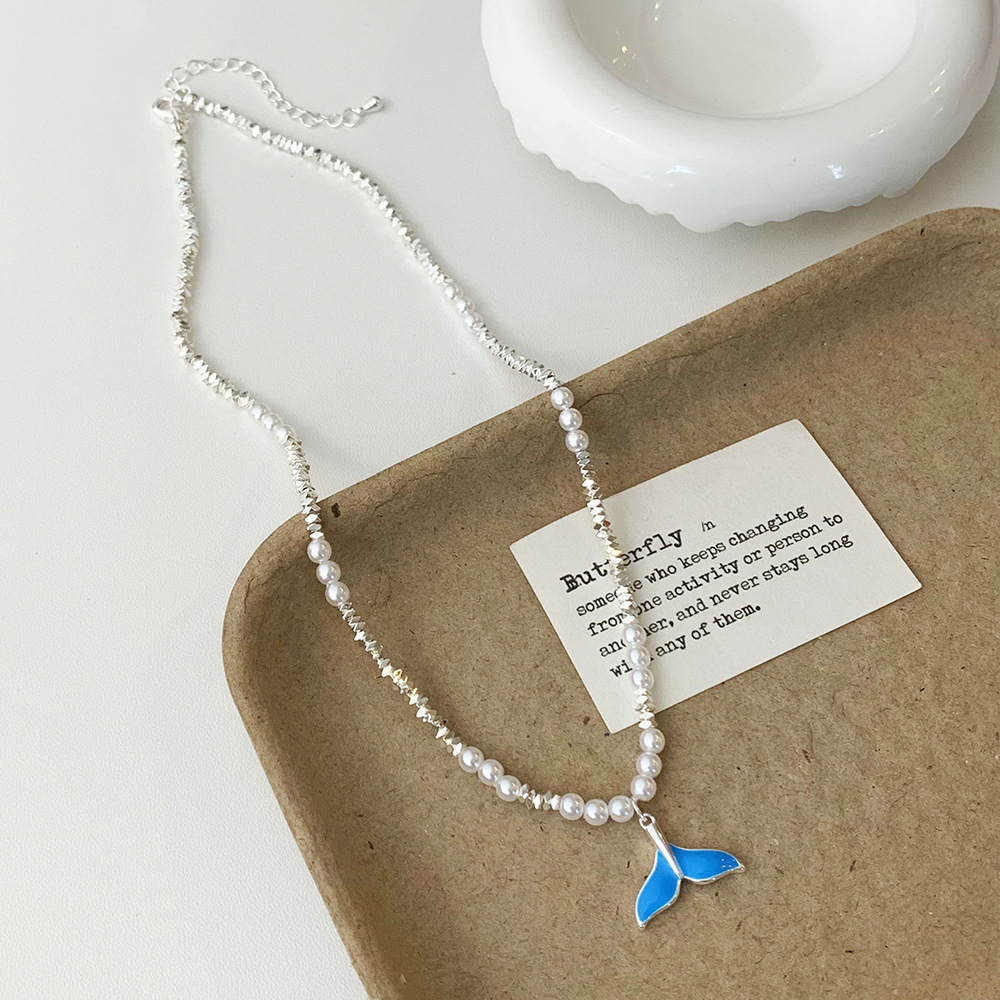 Elegant French Style Pearl Fish Tail Necklace Women's Luxury Minimalist Silver Dust Lockbone Chain Geometric Pattern Fashion Jewelry