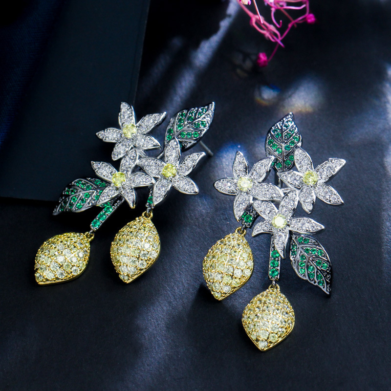 1 Pair Glam Classic Style Irregular Plant Flower Plating Inlay Copper Zircon Drop Earrings
