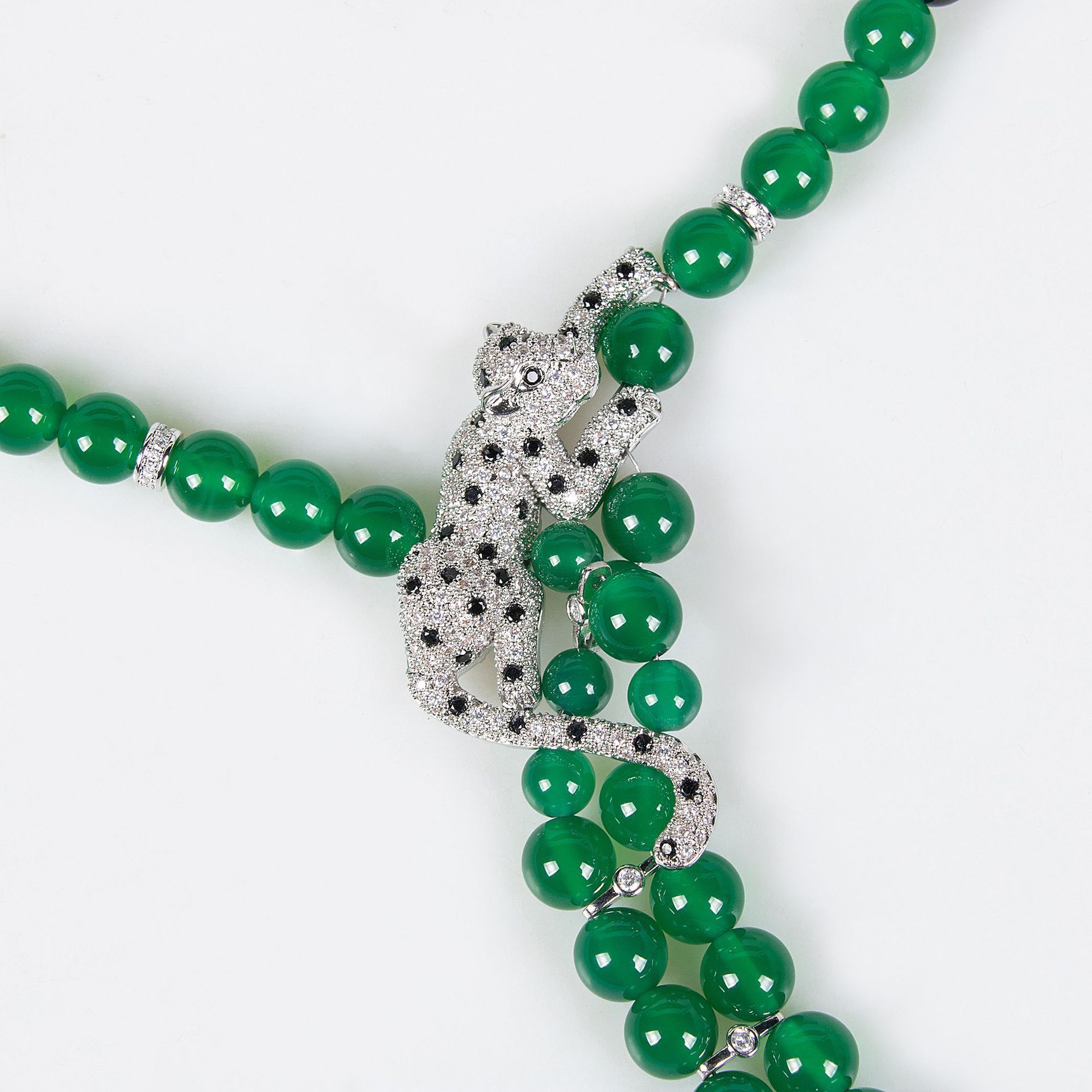 Elegant Fashionable Women's Necklace Set Lockbone Chain Hunt Leopard Head Design Beads Versatile High-End Feelings Jewelry