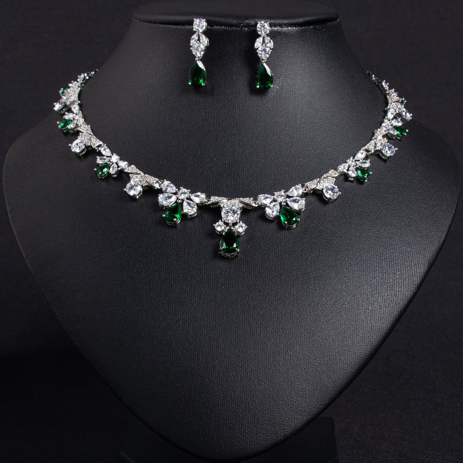 Elegant Green Zircon Earrings Necklace Set Bridal Jewelry Pair  Fashion Lightweight Luxury Copper