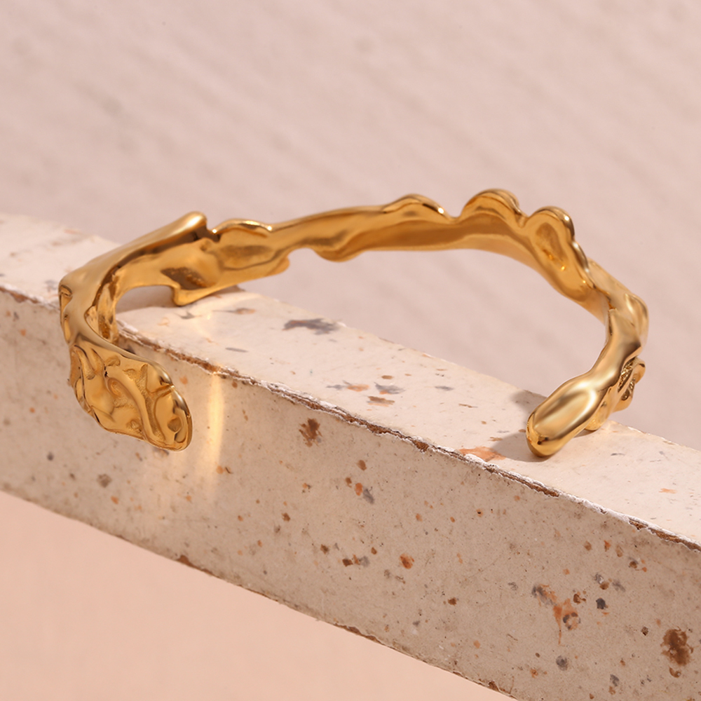 PVD Coated Real Gold Plated 18K Irregular Waves 304 Stainless Steel Basic Simple Style Classic Waterproof Non Tarnish Bangle