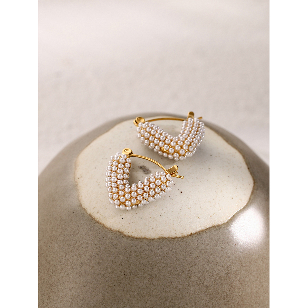 1 Pair Sweet Round Plating Inlay 304 Stainless Steel Imitation Pearl Pearl PVD Coated 18K Gold Plated Women's White Earrings
