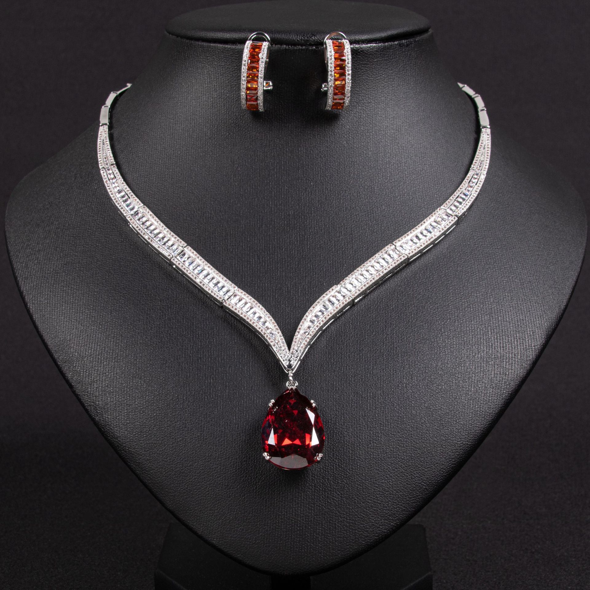 Elegant Waterdrop Zirconia Clavicle Necklace Jewelry Set Bridal Luxury Wedding Accessories Copper Material Cold Style For Women
