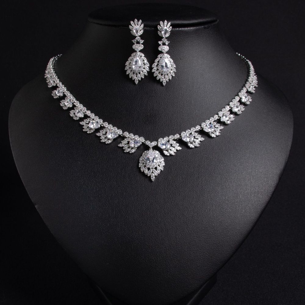 Elegant Floral Zircon Necklace And Earring Set For Women Simple High-End Luxury Jewelry Accessories Trendy Copper Material
