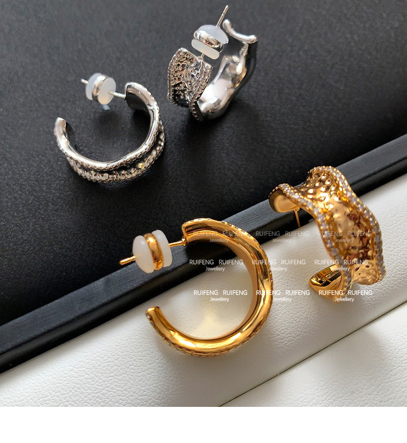 Minimalist Silver Metal Wave Pattern Earrings Women's High-End Luxury Sensation Studs Fashion Jewelry Ear Decorations