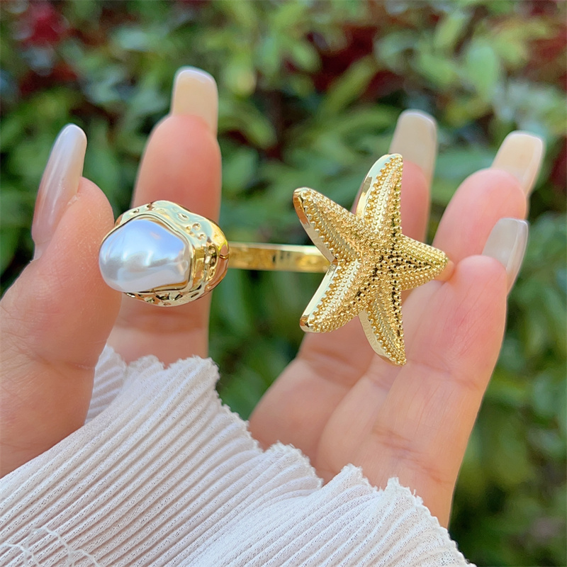 18K Gold Plated Copper Bangle New Style Artificial Pearl Fashionable Everyday Wear Valentine's Day Gift Classic Floral Butterfly Design