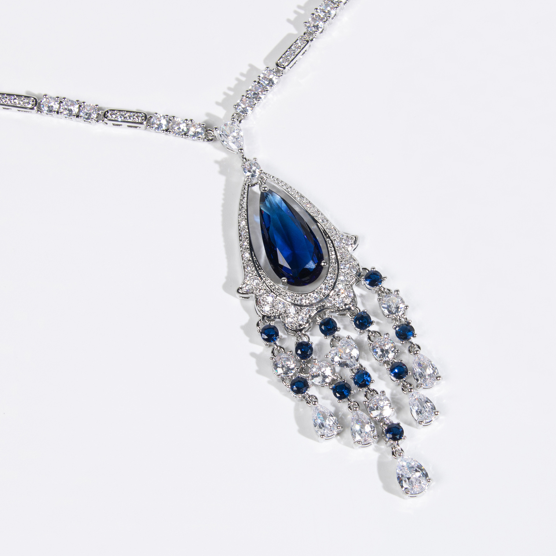 New Water Drop Tassel Necklace Earrings Set Inlaid Zircon High-End Luxury Dress Accessories Jewelry For Women