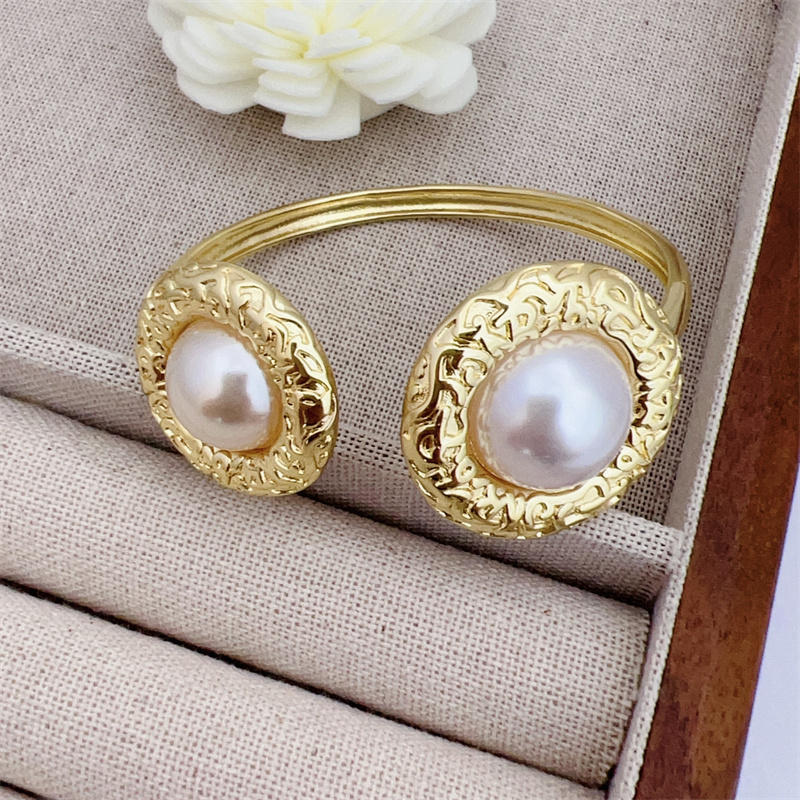 18K Gold Plated Copper Bangle New Style Artificial Pearl Fashionable Everyday Wear Valentine's Day Gift Classic Floral Butterfly Design