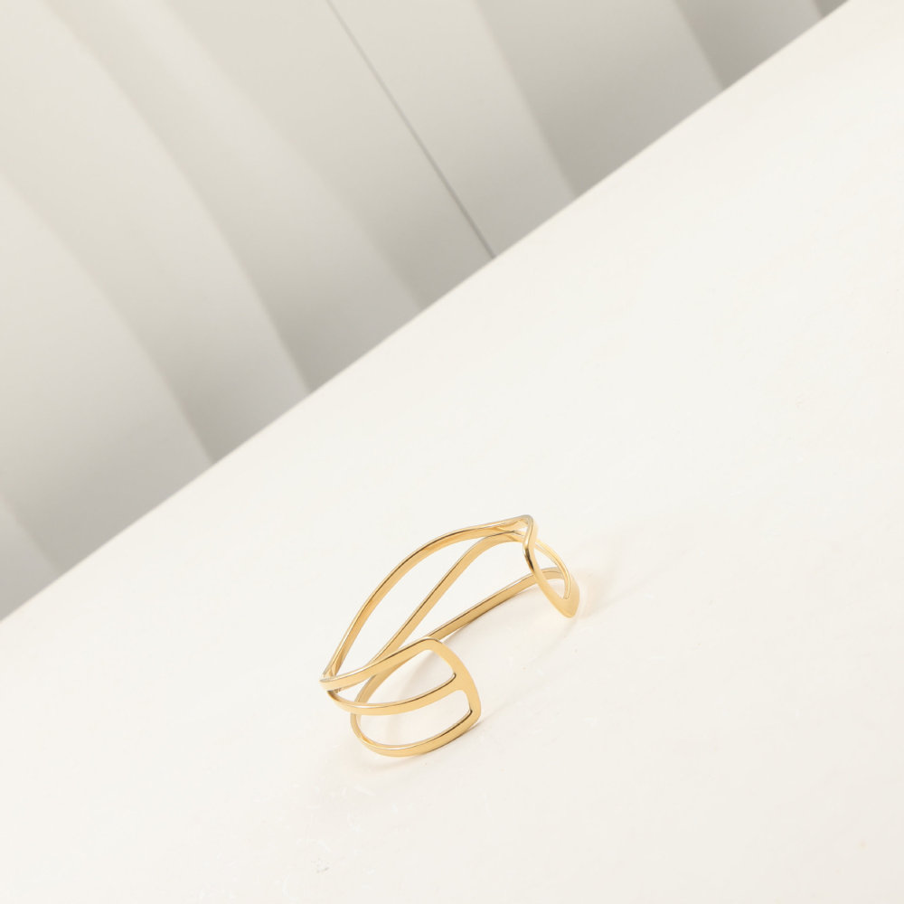 18K Real Gold Plated Lines Open Wide Surface 304 Stainless Steel Bracelet In Vacuum Plating Furnace