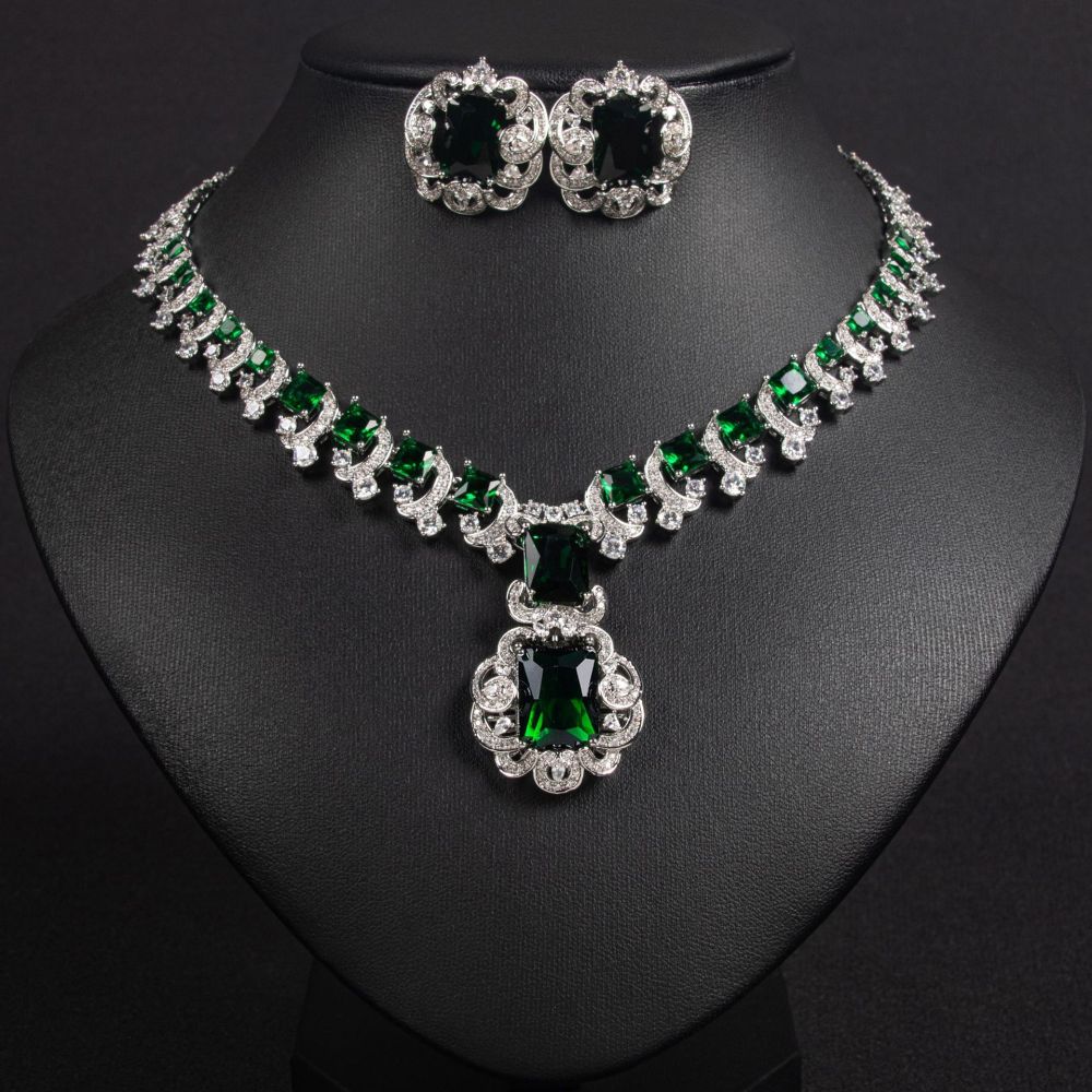 Retro Zircon Necklace Set  Jewelry High-End Niche Versatile Earrings Necklace Accessories