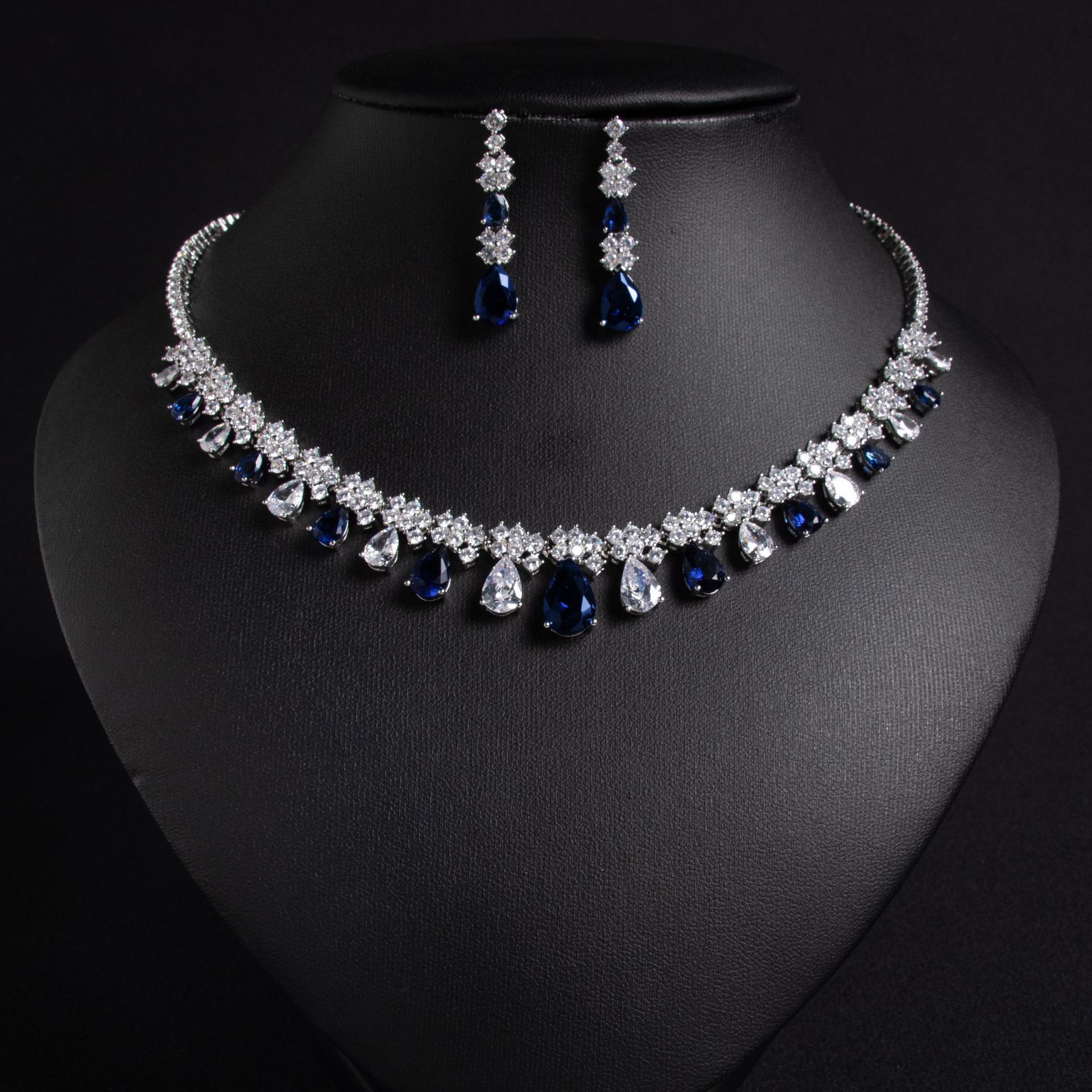 New New Style Zircon Waterdrop Necklace Bracelet Set Bridal Jewelry Simple Elegance Fashionable Copper Alloy Wedding Accessories